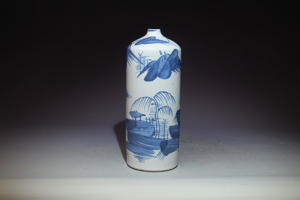 清代|青花瓷瓶|胎质洁白润泽器型美观|白地青花|釉面厚重|花瓶