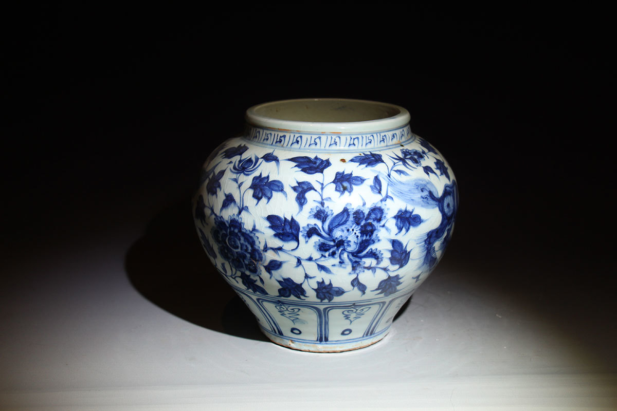 元代/青花狮子罐/青花缠枝/线条流畅/胎体厚重/造型雅致/收藏摆件