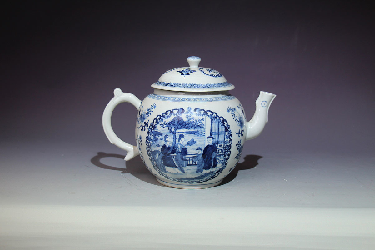 清代/青花开窗执壶/实用品/仕女图婴戏图/茶具/安定秀美灵活/