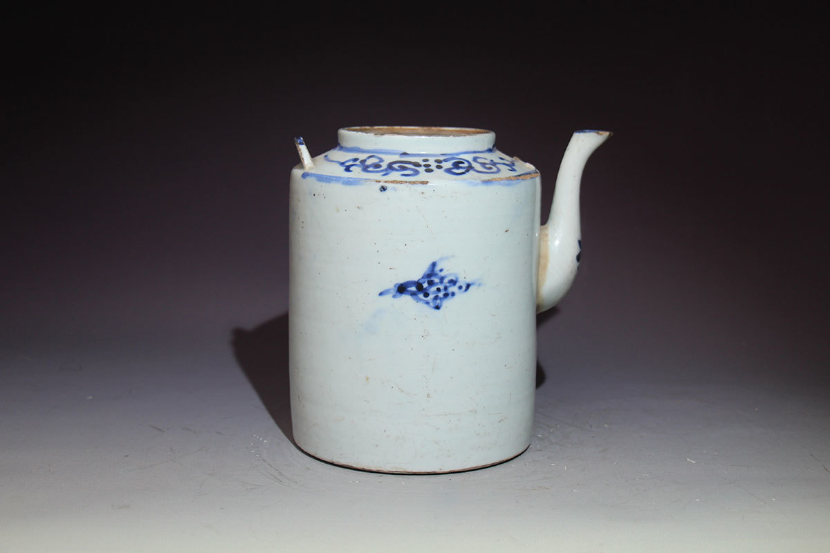 晚清/青花花鸟执壶/茶壶/瓷壶/画风活泼笔法传神/收藏品