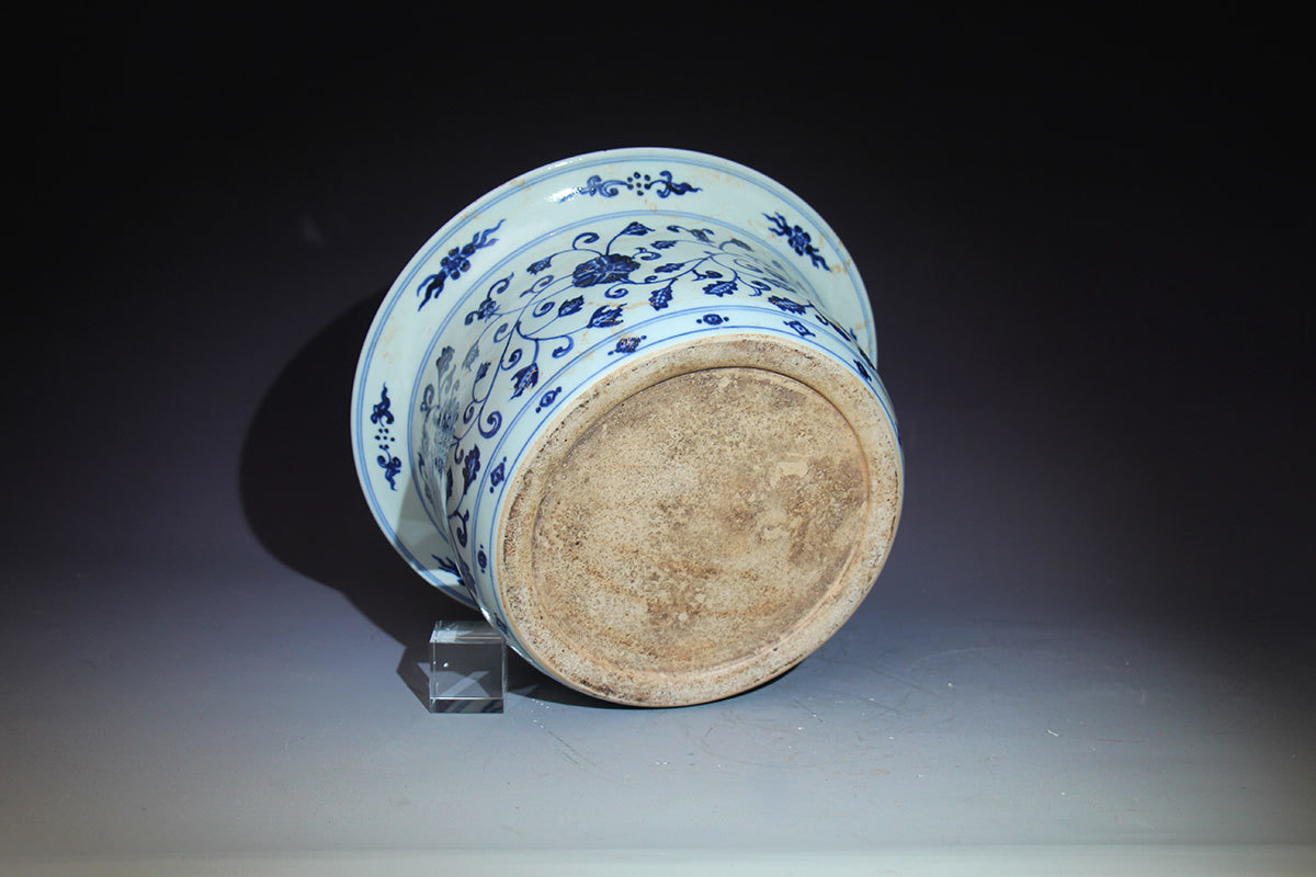 明代/青花缠枝折沿洗/大明宣德年制/古朴典雅造型/晶莹艳丽的釉色
