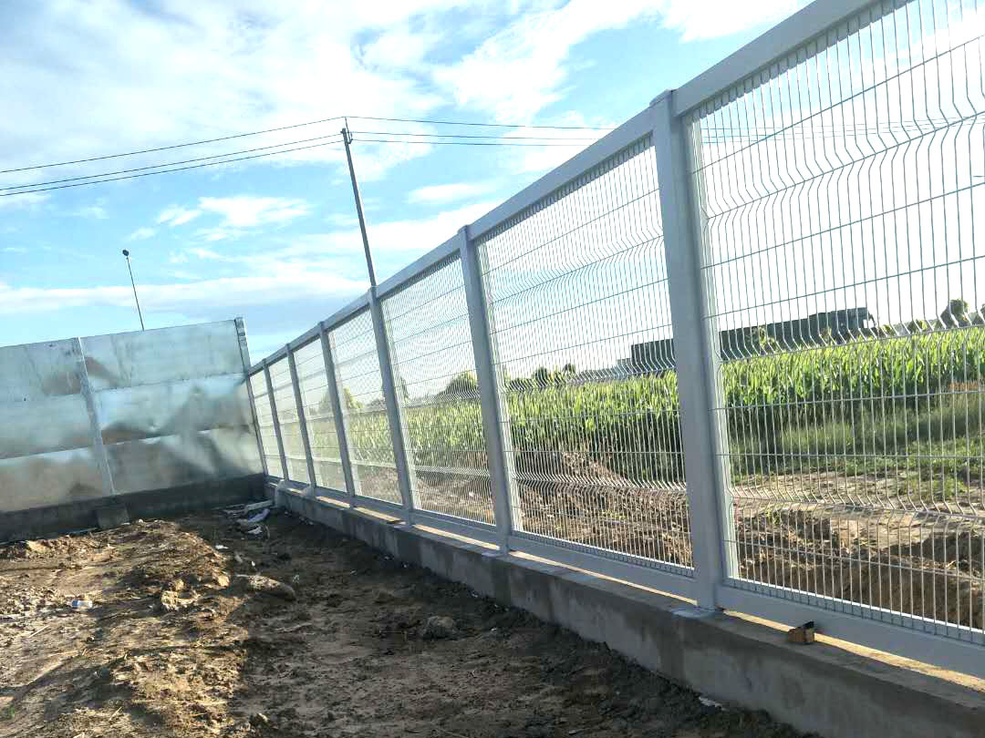 Instalación de cercas de muro@Instalación de cercas de protección del área de la fábrica