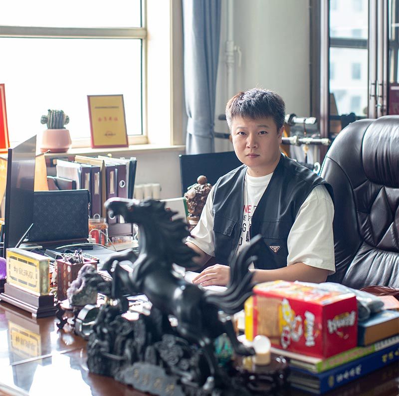 袜业行业翘楚的足迹 ——记吉林省鹿人袜业有限公司董事长刘鑫