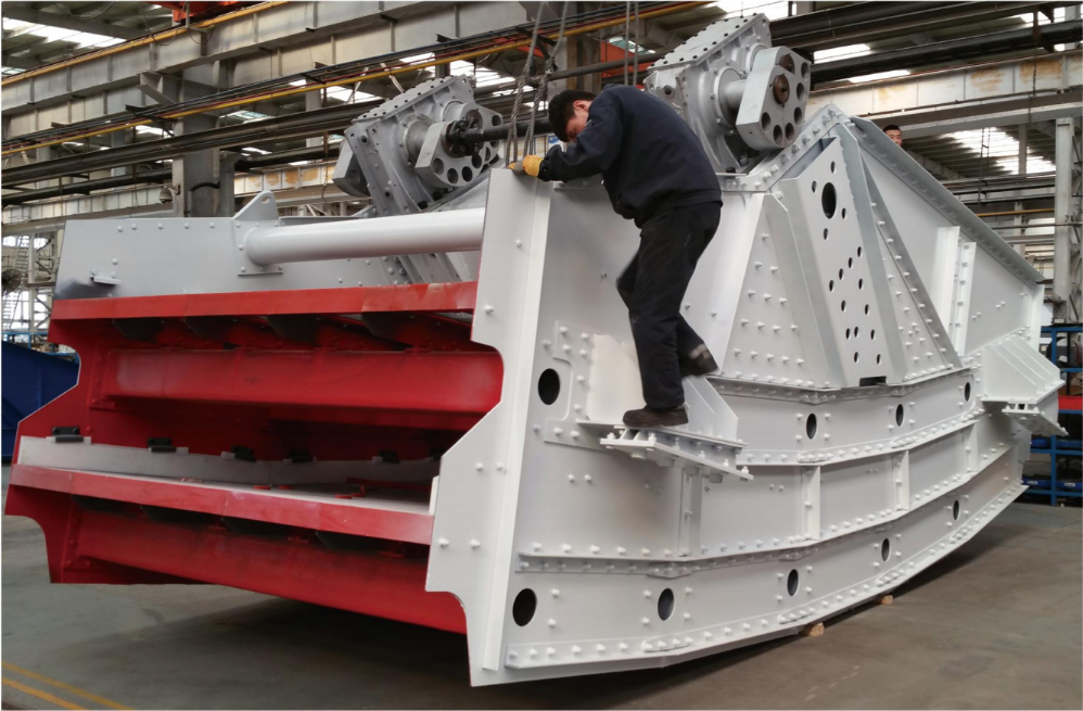 2025 new industrial Mining Sand Vibrating Screen Diameter  Machine Banana Vibrating Sieve Mining Machinery