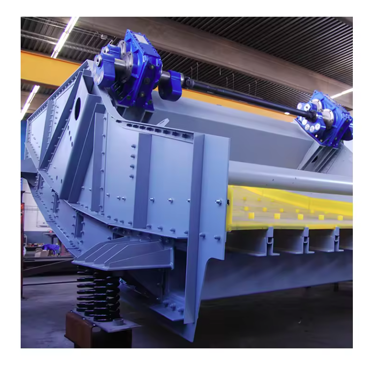 Industrial Banana Vibrating Sieve Sand Gravel Vibrating Screen Machine Mining