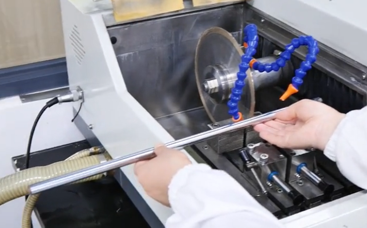 How to solve the problem of cutting long-axis metallographic specimens? How to solve the problem of cutting long-axis metallographic specimens?