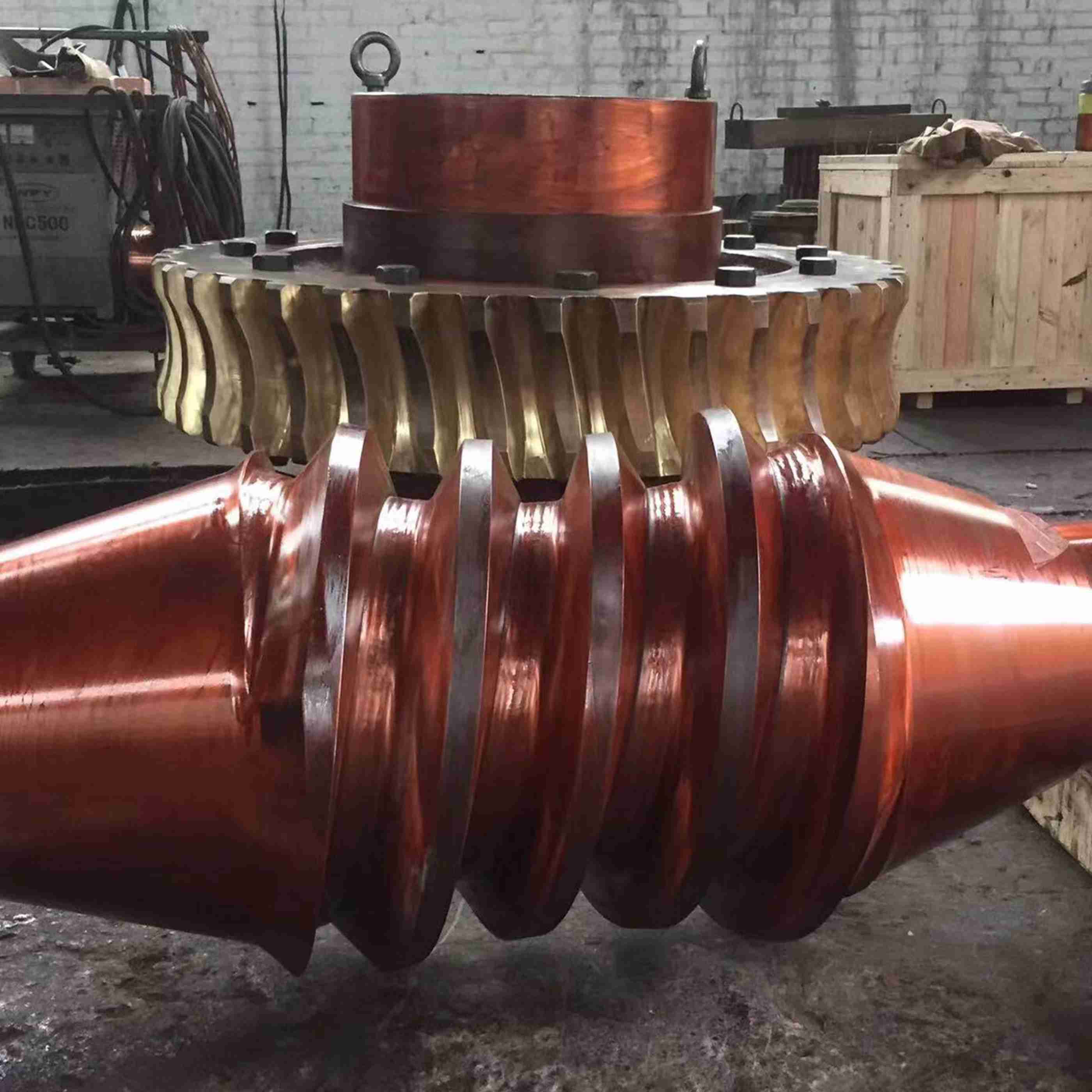 Heavy duty enveloping worm gear pair