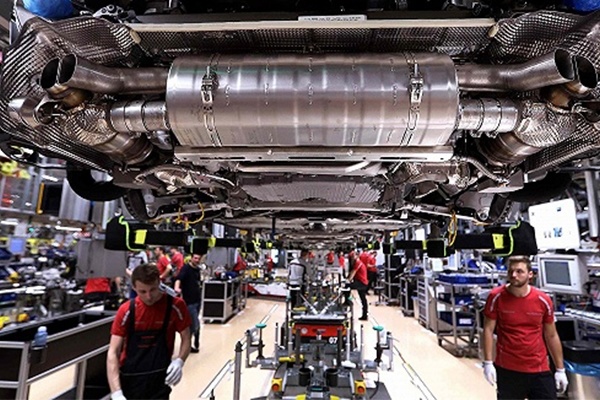 Auto Industry Could Be Key To Japan And German Manufacturing Recovery
