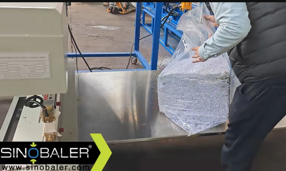 61. Shredded Paper Baler, Vertical Baling and Bagging Machine, PVC conveyor, Sealing Machine SVB2-WS-400C3838.mp4