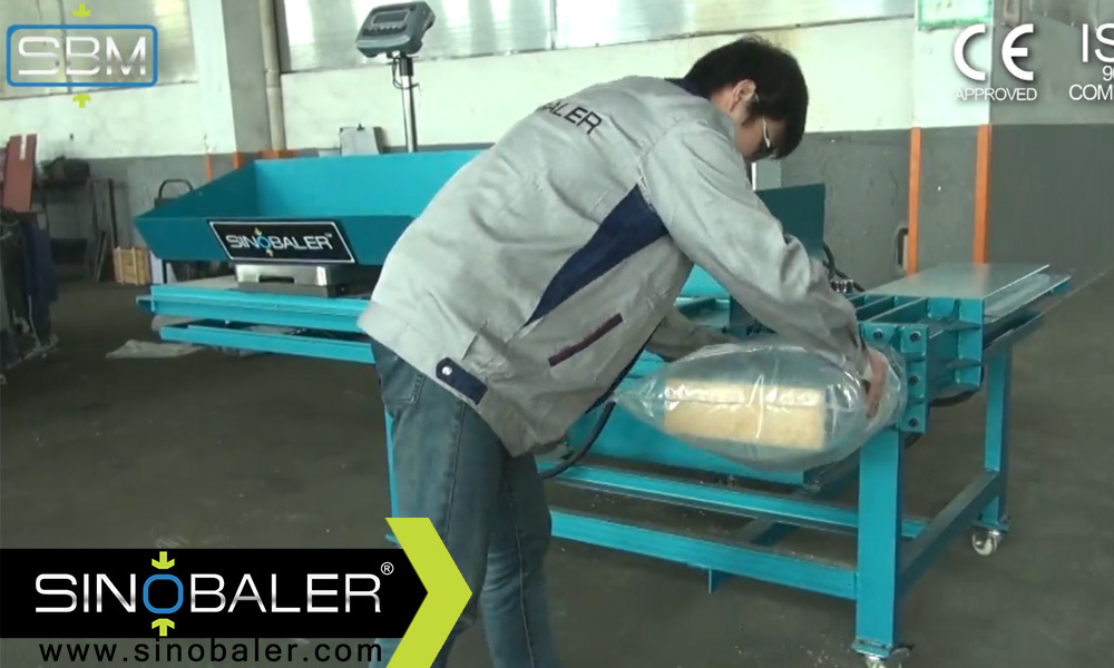 52. Scale Weighing Baling and Bagging Machine for Baling Wood Shavings SHB1-SW USG17.mp4