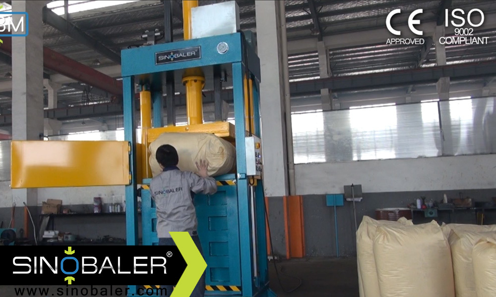 44. Lifting Chamber Rabbit Fur Baler SVBT2-L1.mp4