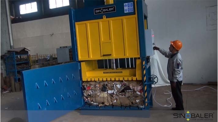 30. Vertical Baler Demo, Cardboard Baler Demo, Mill Size Baler Operation SVBS2.mp4