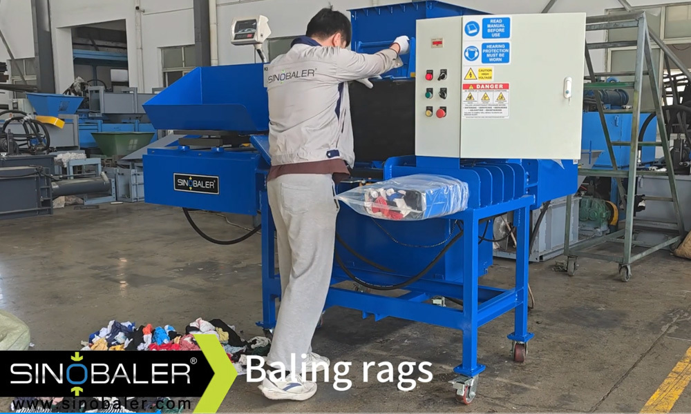 62. Rags Baling with Scale Weighing Horizontal Bagging Baler SHB1-SW-50.mp4