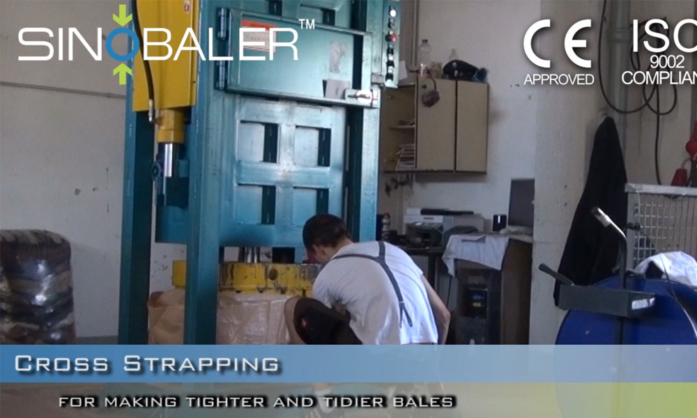 45. Lifting Chamber Textile Baler in Germany SVBT2-L1 DEB11010005.mp4