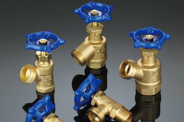 What is the difference between globe valve and gate valve?
