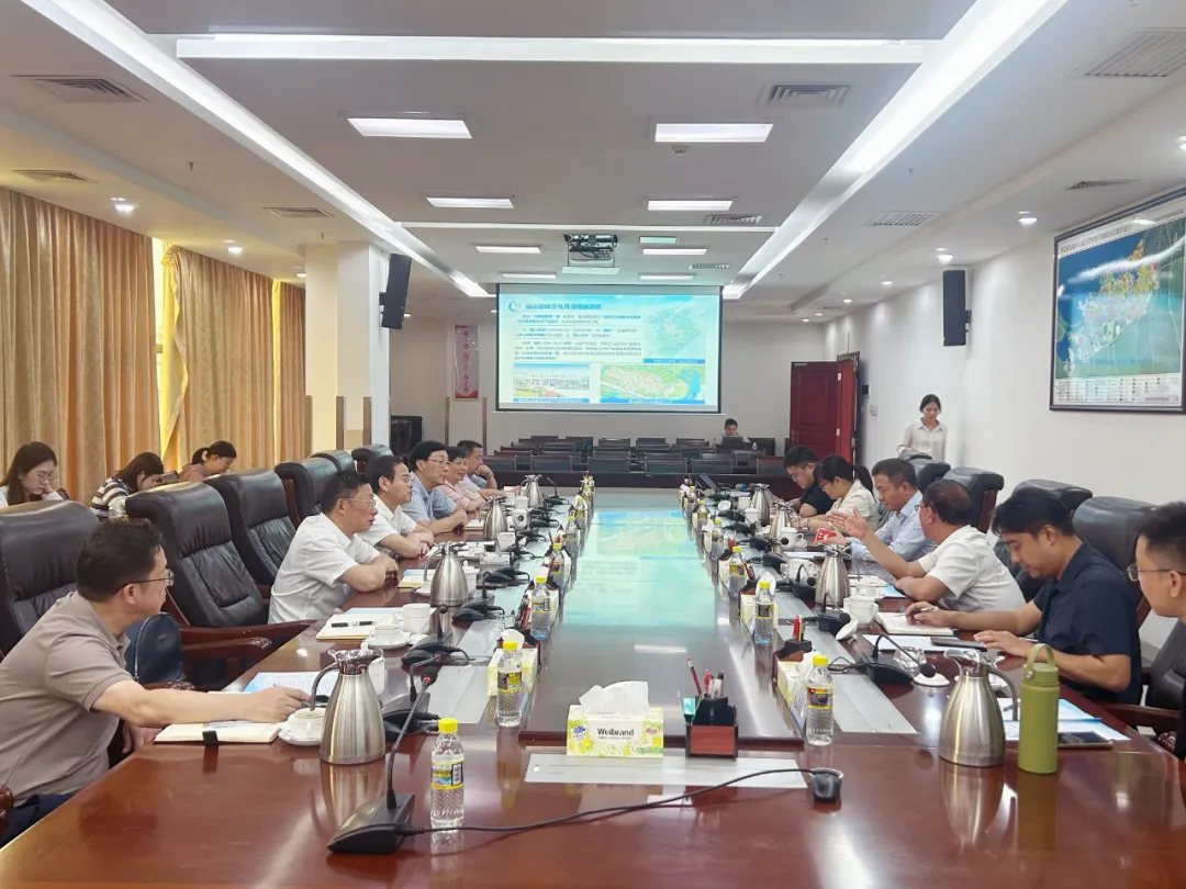 鄭偉與集團外部董事赴海南考察調(diào)研
