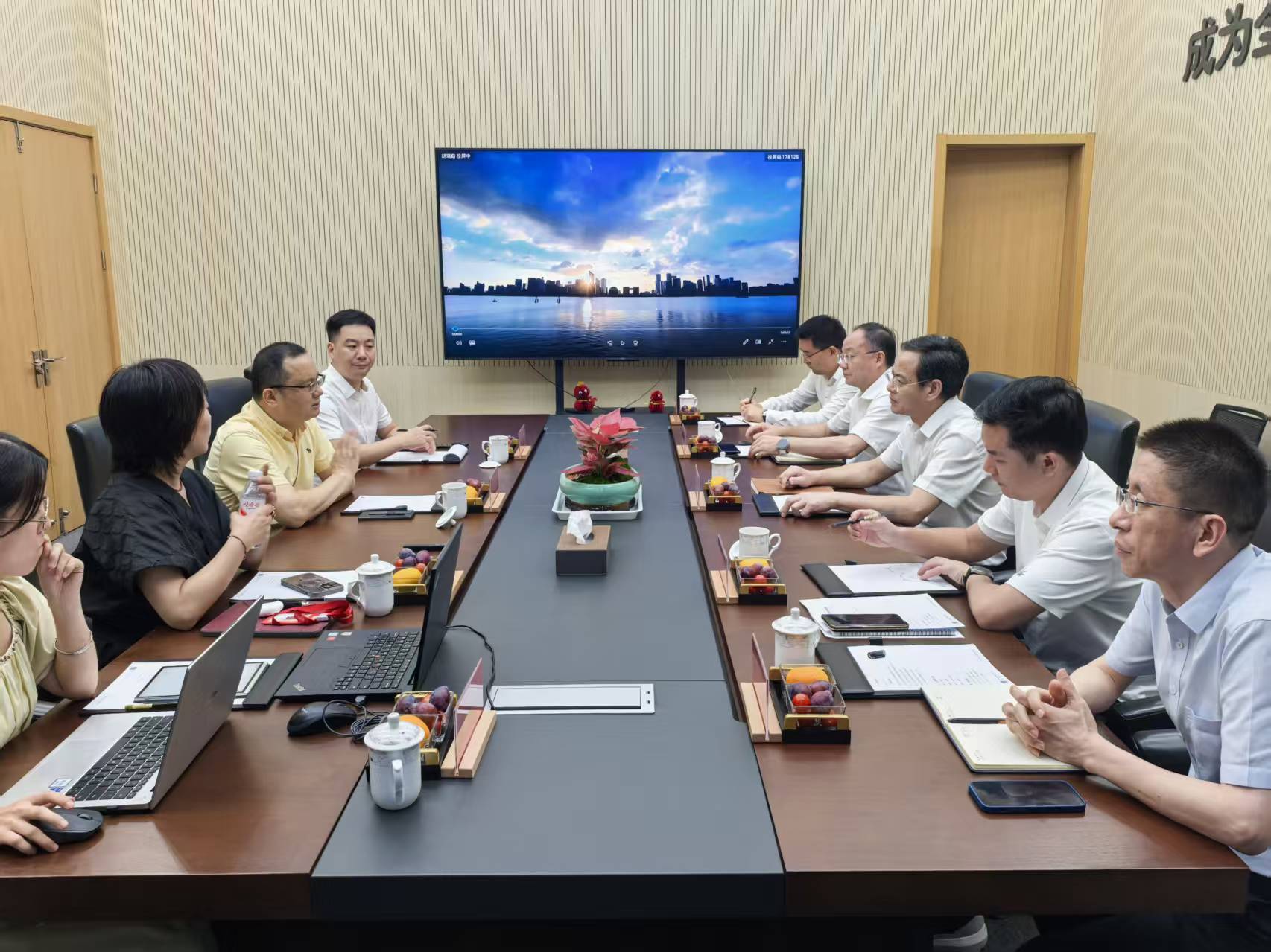 郑伟带队调研杭州天元宠物用品股份有限公司 共谋业务发展新路径