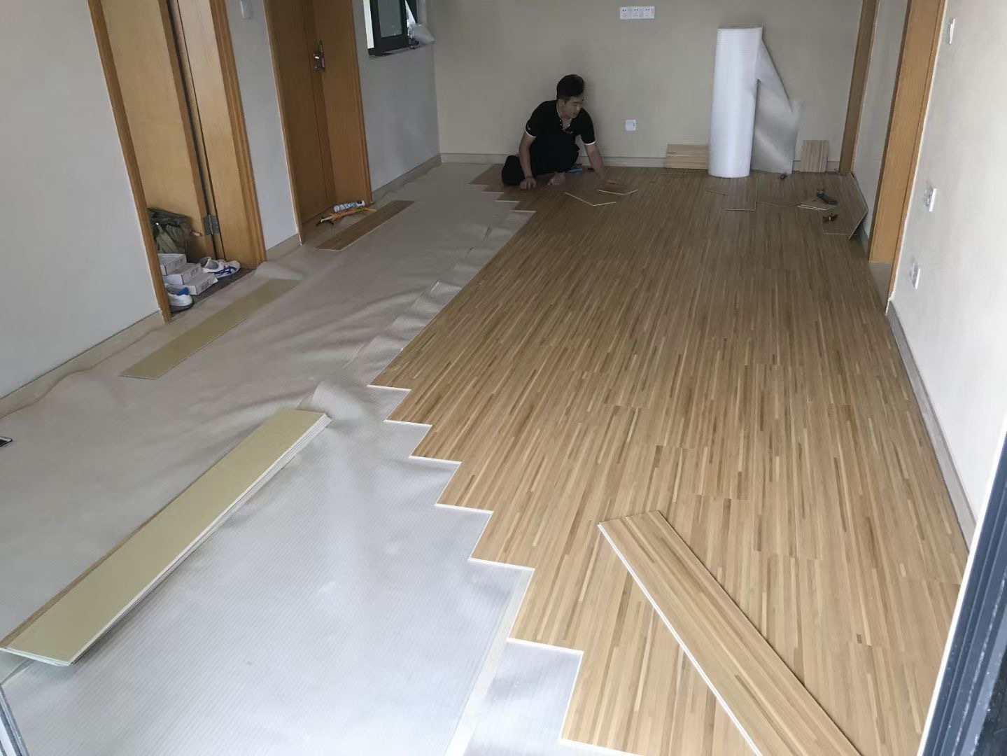 Quick installation of SPC flooring