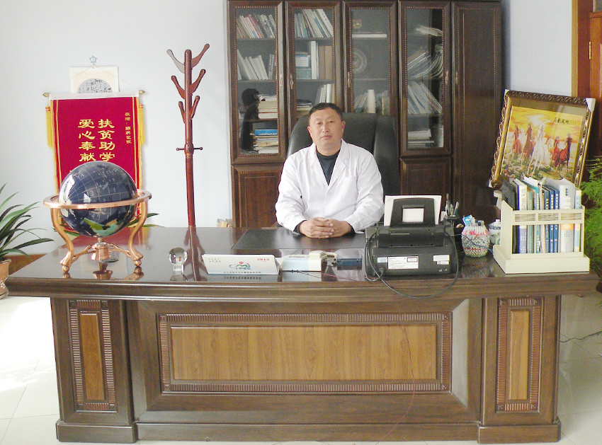 建昌縣腦科醫(yī)院院長： 王興久