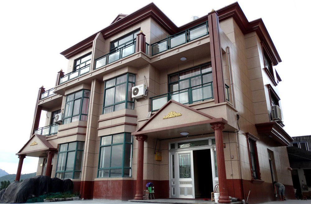 Luxury residence