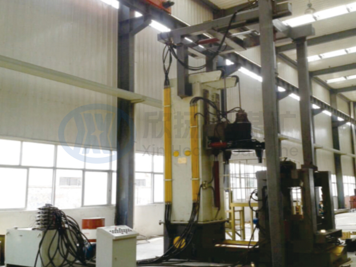 Vertical disassembling machine