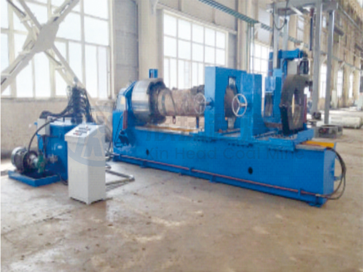 Horizontal disassembling machine