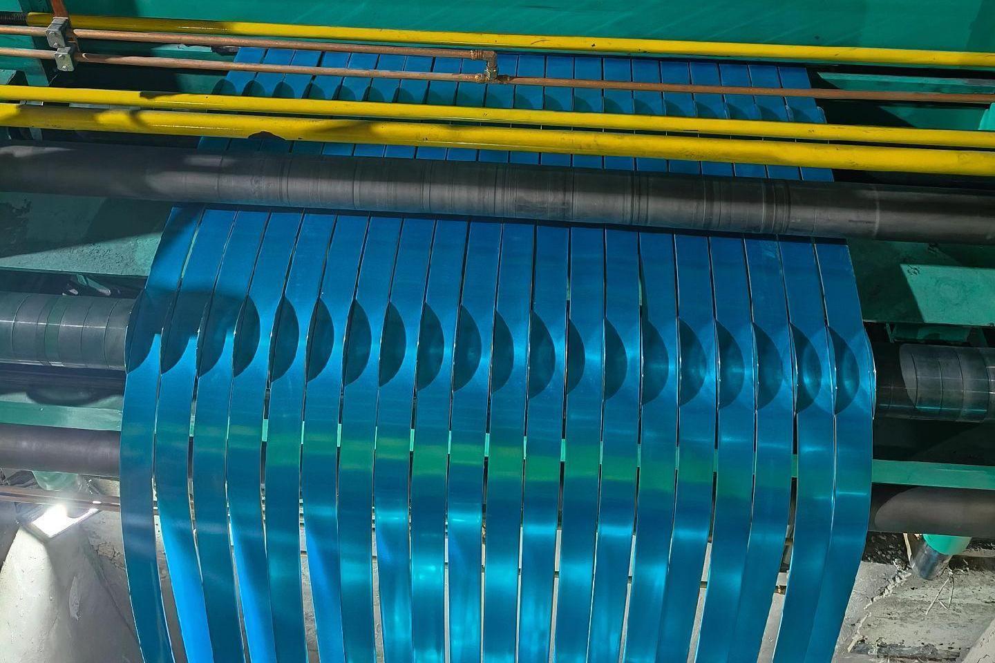 Aluminium coil slitting machine