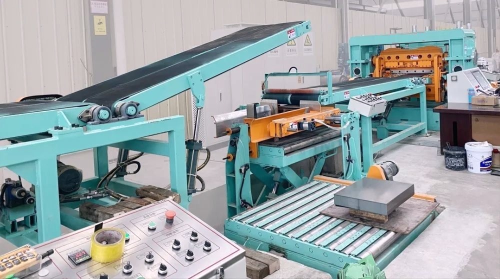 900 Flying Cut-To-Length Line