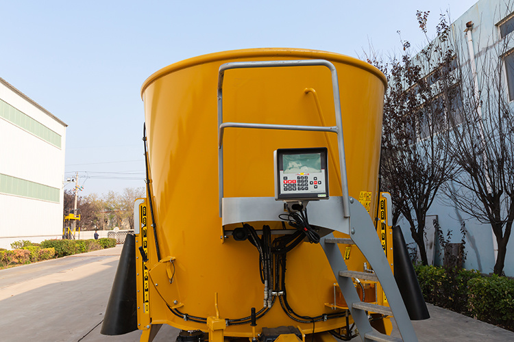 stationary feed grinder mixer