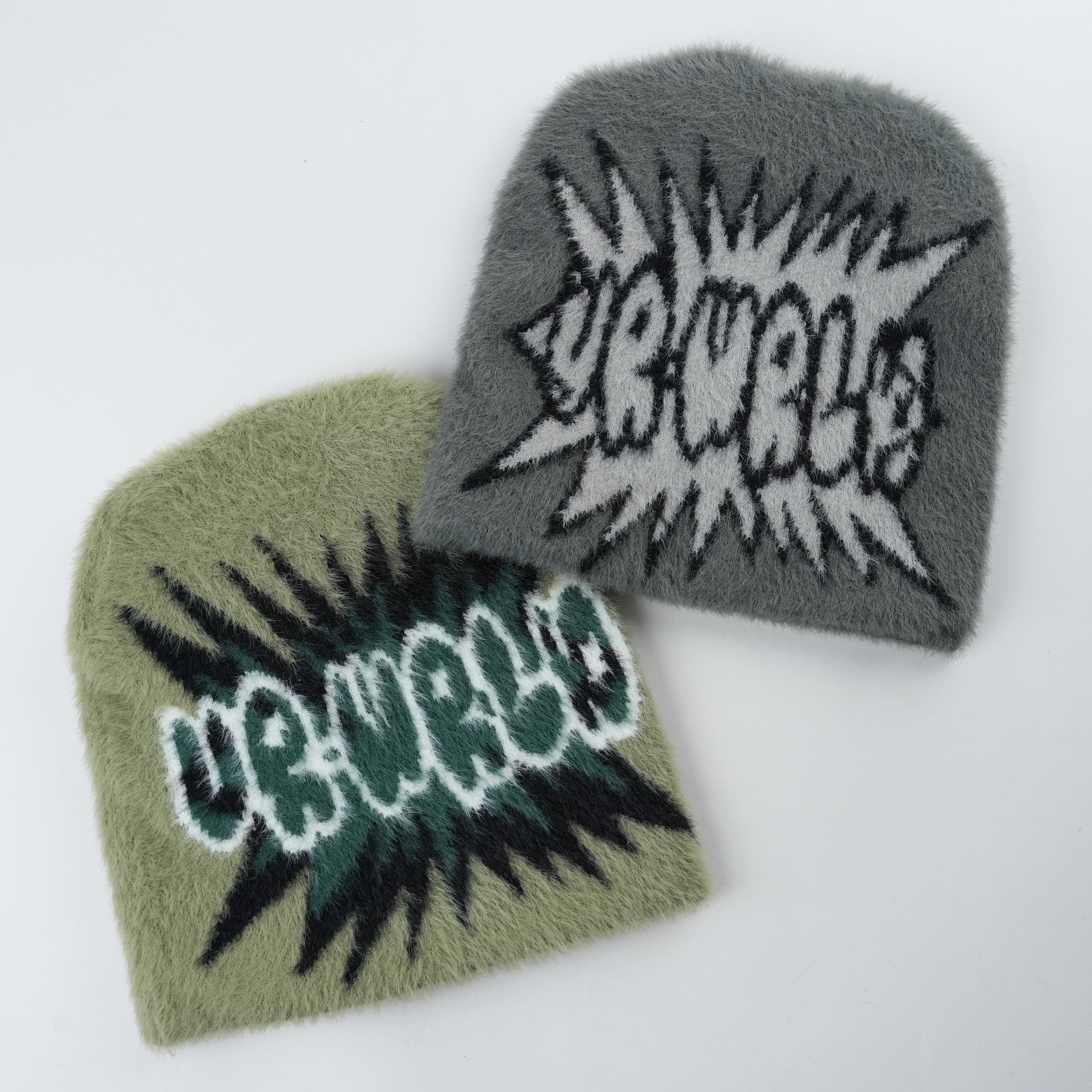Gorro Gráfico Difuso con Letras de Pop-Art en Negrita