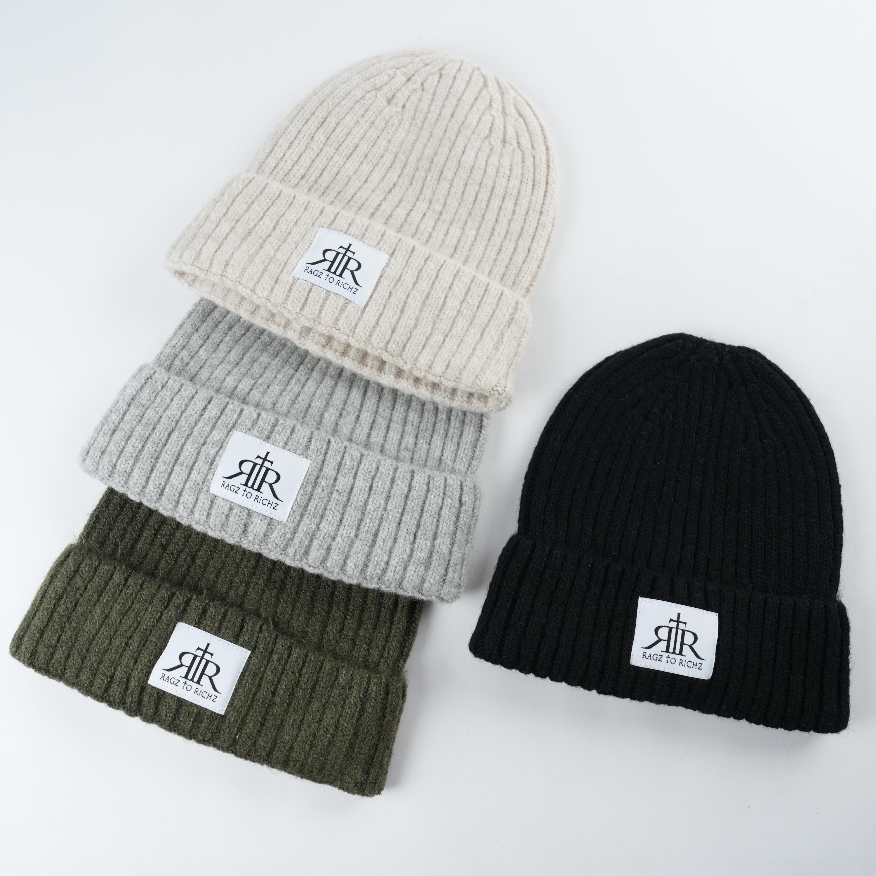 Gorro de punto acanalado con logotipo de parche personalizado