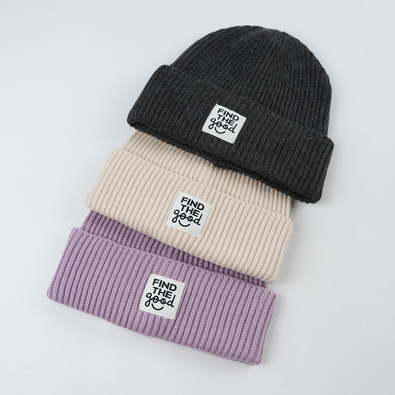 High Quality Custom Logo Unisex Knitted Beanie Soft Acrylic With Outdoor Use