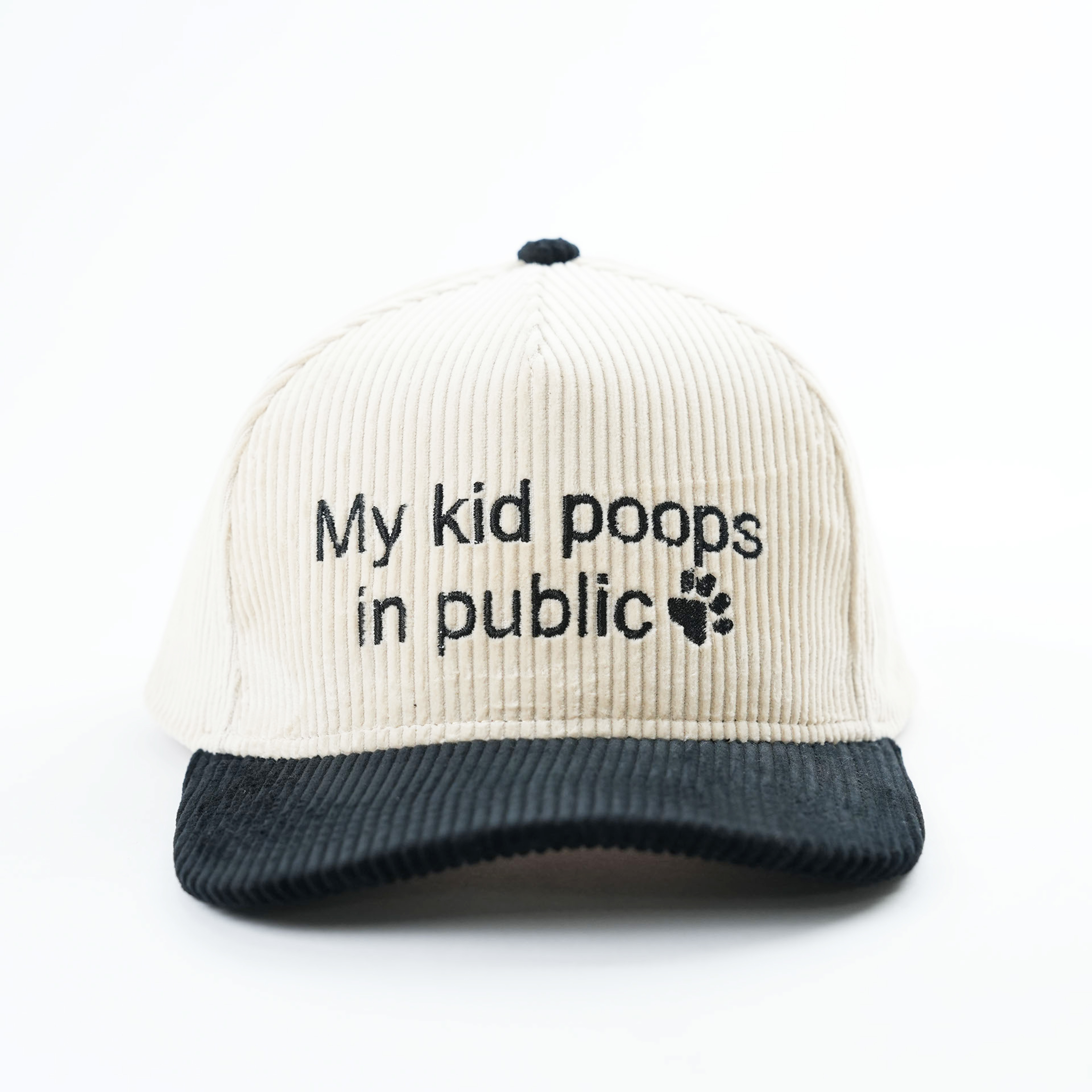 Guía para combinar gorros con sudaderas con capucha y camisetas