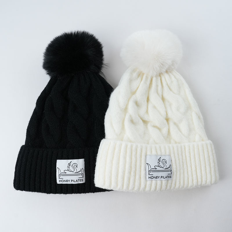 Custom Knit Beanie with Pom Pom – Soft Winter Hat – YUKAIHE OEM Knit Hat