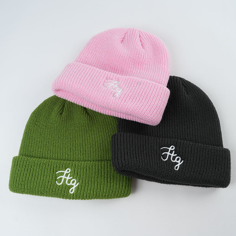 Wholesale Short Cuff Knitted Cap Custom Embroidered Logo Acrylic Beanie Hats