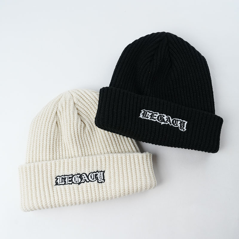 Yukaihe Black & White Beanie with Letter Logo - Warm and Stylish Winter Hat