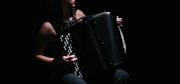 The ancestor of accordion is actually a Chinese musical instrument. Guess what it is?