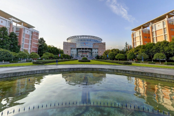 成都信息工程大學航空港校區