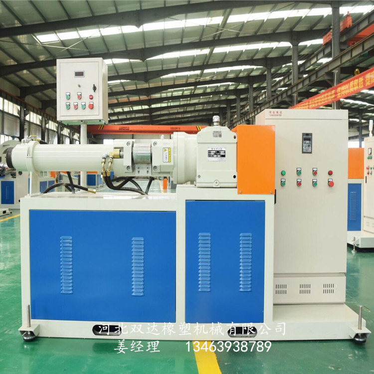 What are the production process and characteristics of the silicone extruder?