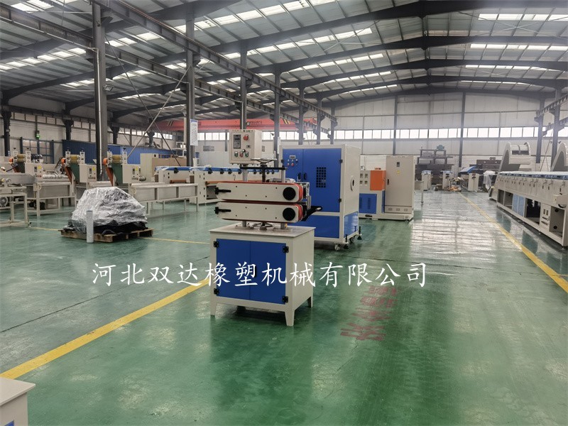 Application Case of Sealing Strip Extruder in Plastic Extruder Manufacturing