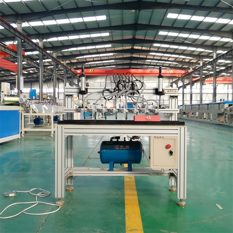 Hole-punching machine