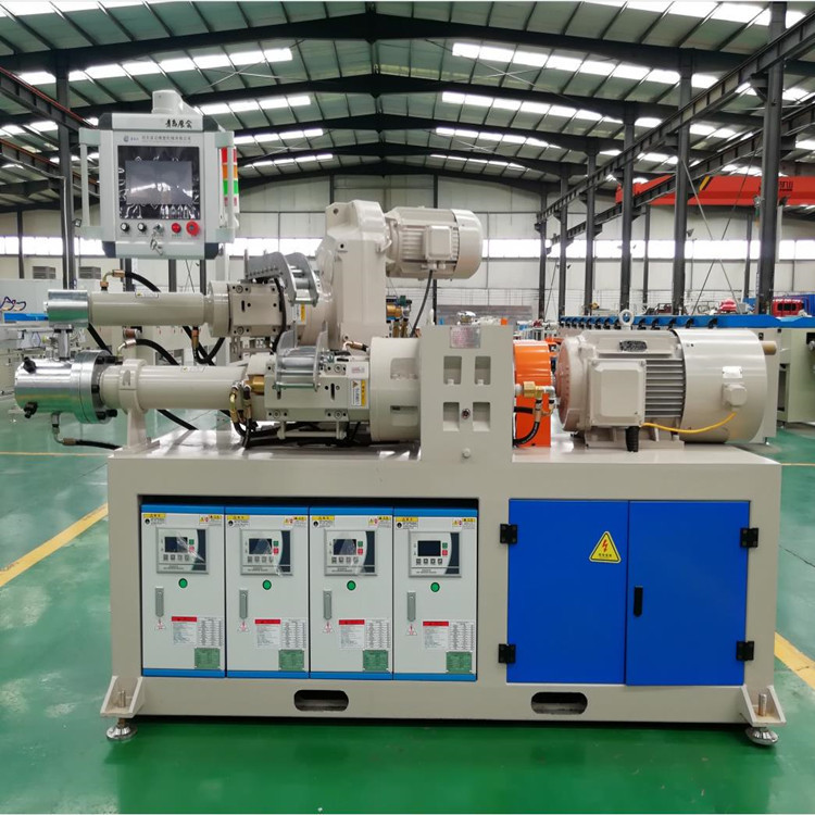 Composite rubber tube extrusion machine