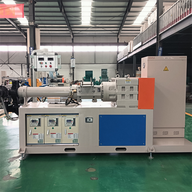 90 Rubber tube extruder