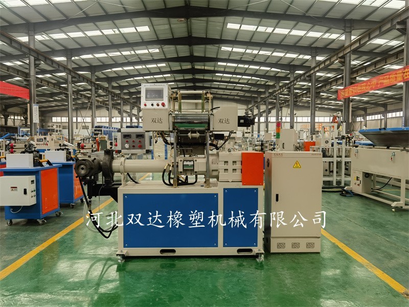 80硅膠擠出機(jī)帶喂料