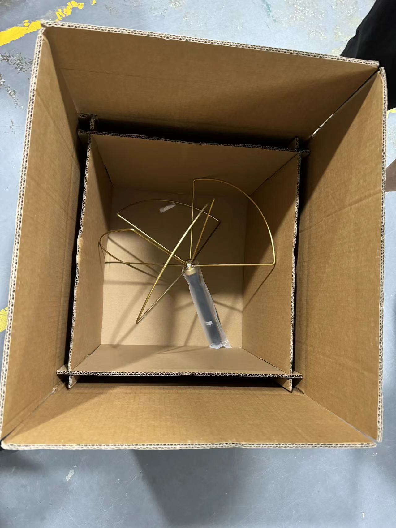 Outdoor four-leaf clover antenna