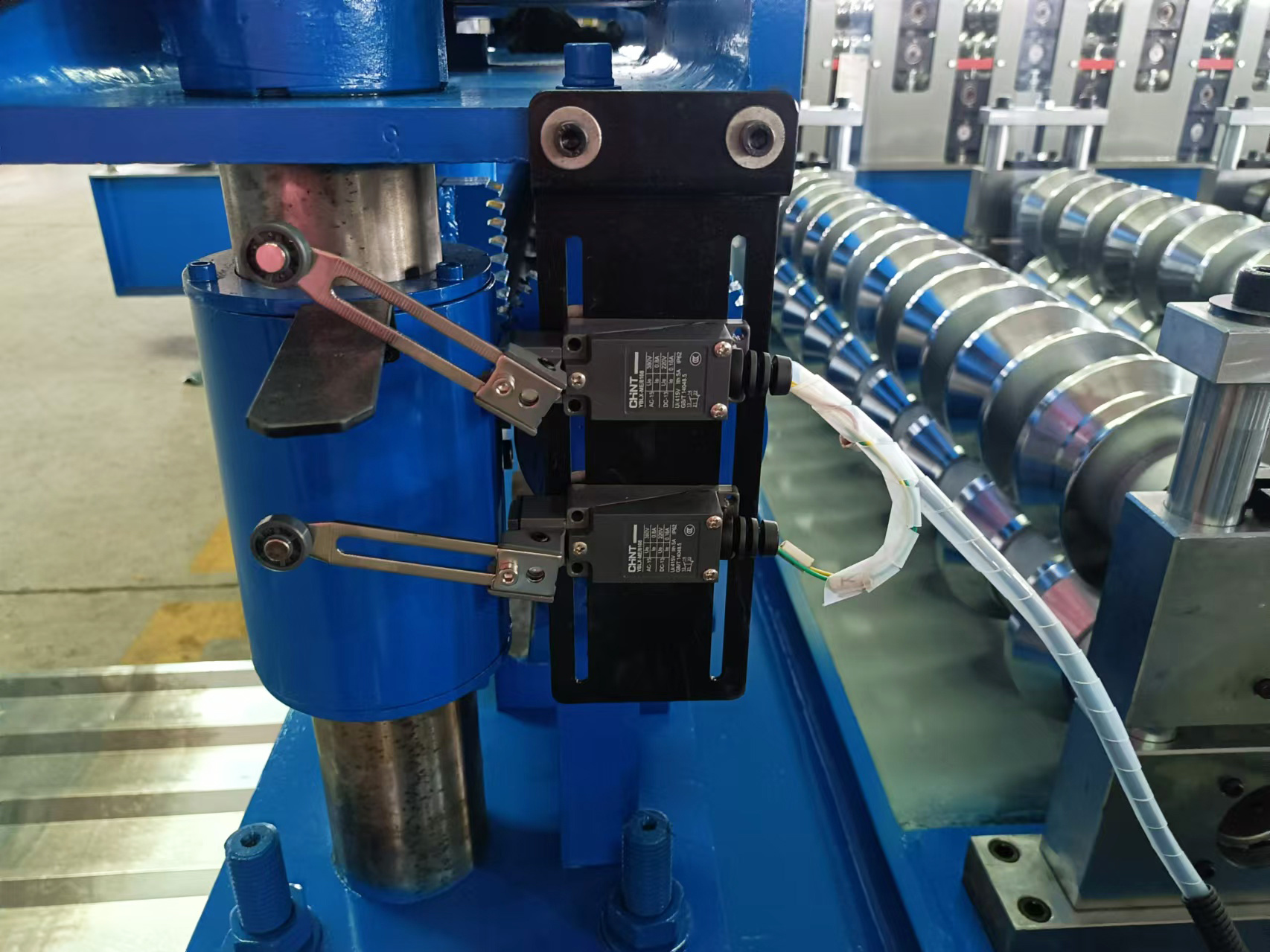 1008 High speed corrugated roof panel manufacturing machine, trapezoidal panel forming machine 1008 High speed corrugated roof panel manufacturing machine, trapezoidal panel forming machine