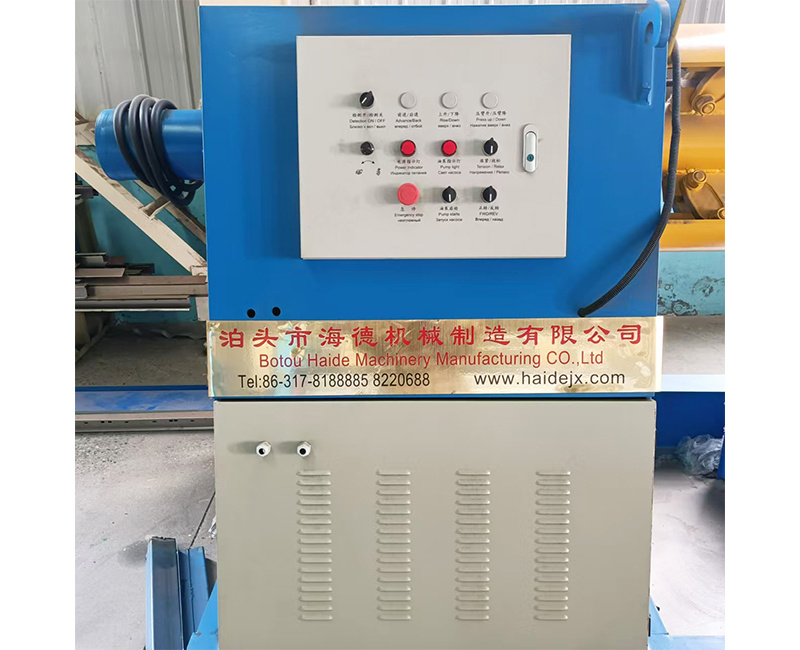 Automatic coiling and unwinding machine with hydraulic unwinding car Automatic coiling and unwinding machine with hydraulic unwinding car