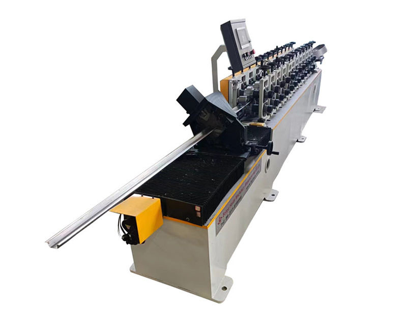 Omega keel forming machine