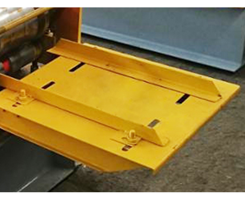 Metal rain gutter steel roll forming making machine Metal rain gutter steel roll forming making machine