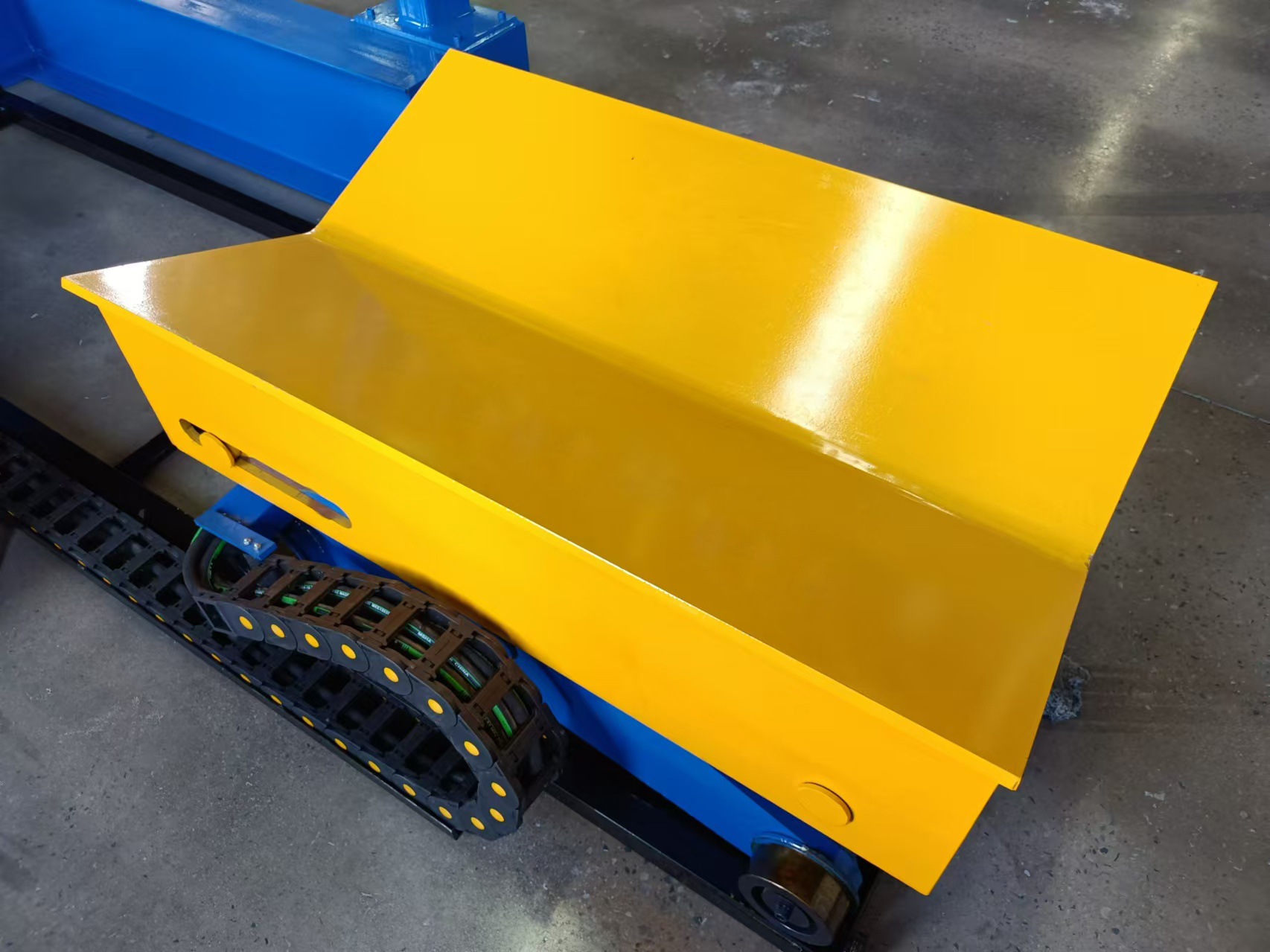 Automatic 10 Ton Sheet Metal Coil Steel Strip Manual Uncoiler Machine Hydraulic Decoiler with Loading Car Automatic 10 Ton Sheet Metal Coil Steel Strip Manual Uncoiler Machine Hydraulic Decoiler with Loading Car